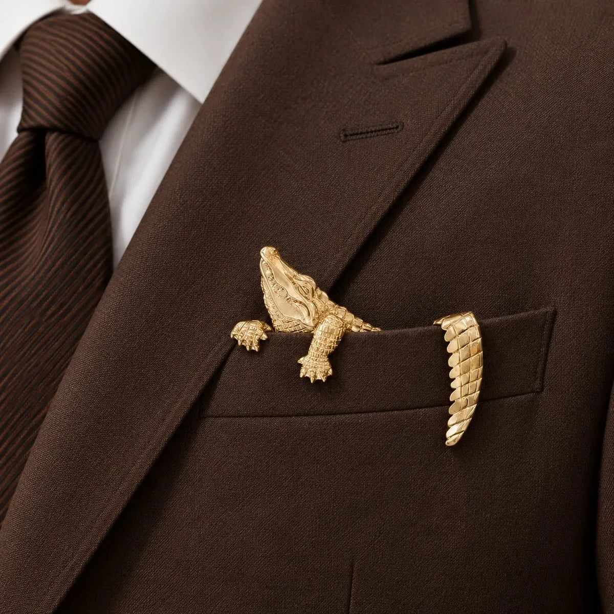 🌟 Luxury Sculpted Animal Brooch – Premium Statement Piece for Suits & Blazers🐊👔