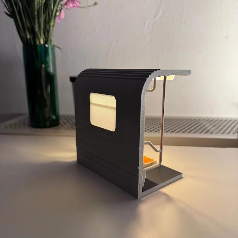 🚇NYC Subway Train Lamp – Includes 3 Interchangeable Posters🔥
