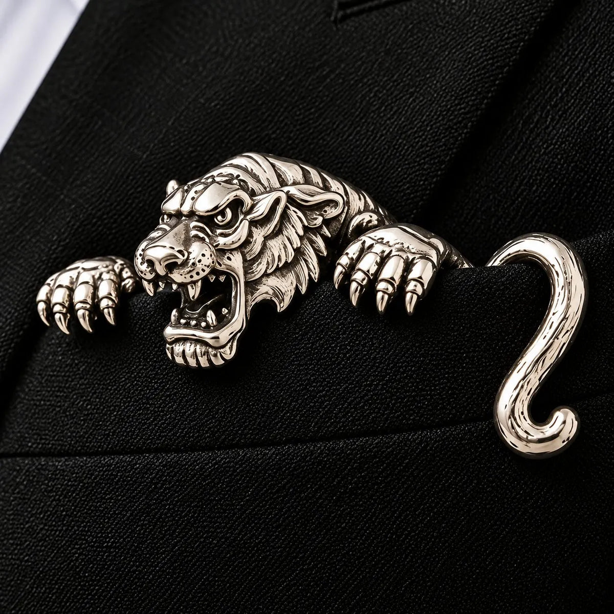 🌟 Luxury Sculpted Animal Brooch – Premium Statement Piece for Suits & Blazers🐊👔