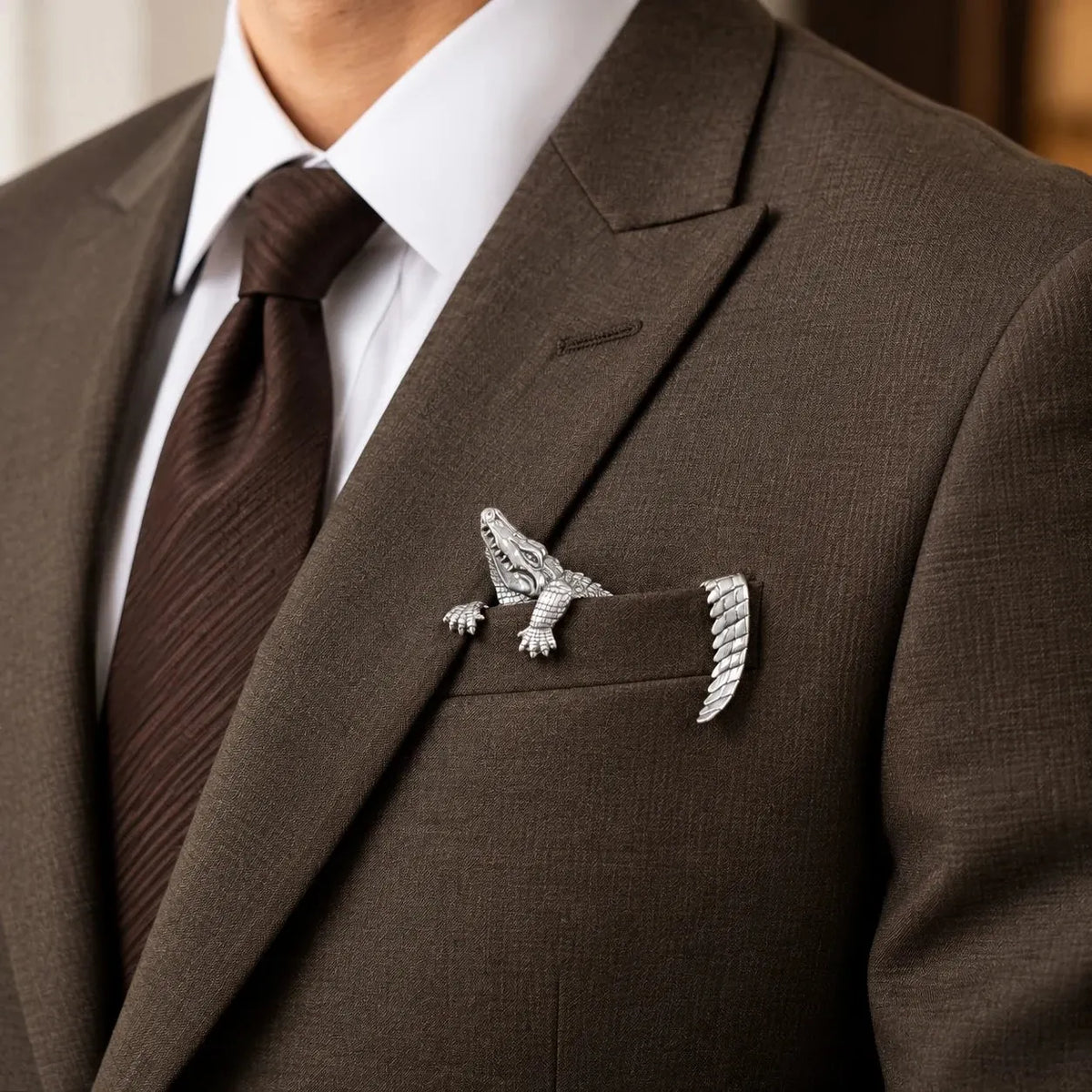 🌟 Luxury Sculpted Animal Brooch – Premium Statement Piece for Suits & Blazers🐊👔