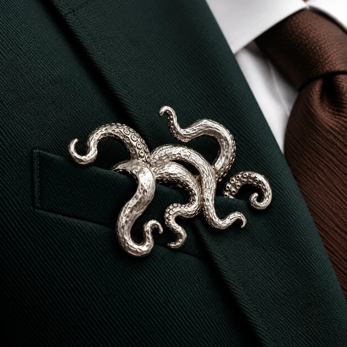 🌟 Luxury Sculpted Animal Brooch – Premium Statement Piece for Suits & Blazers🐊👔