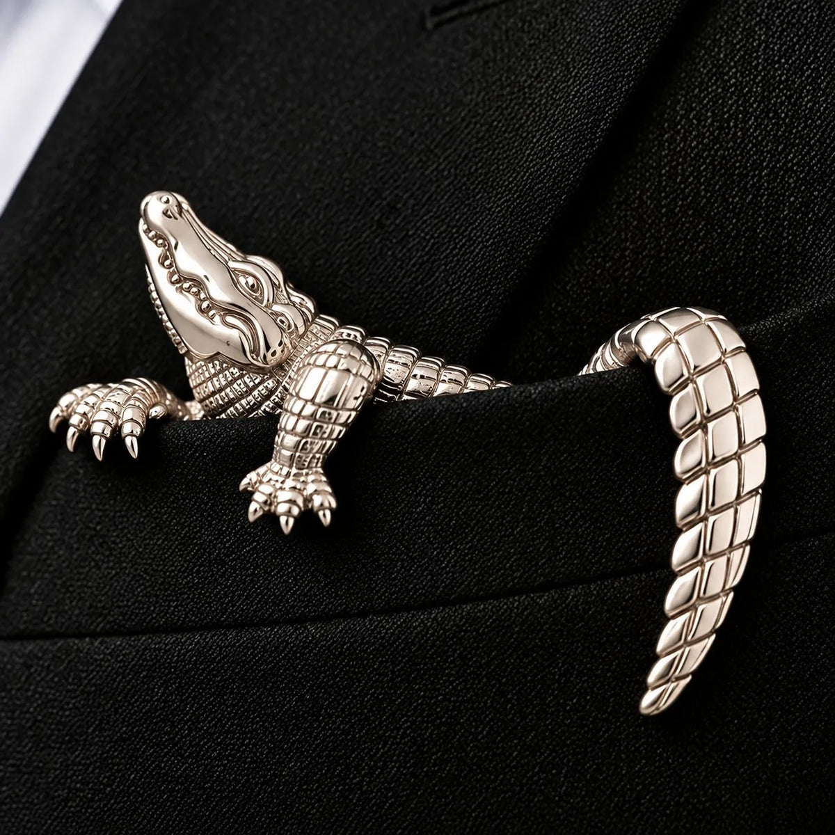 🌟 Luxury Sculpted Animal Brooch – Premium Statement Piece for Suits & Blazers🐊👔